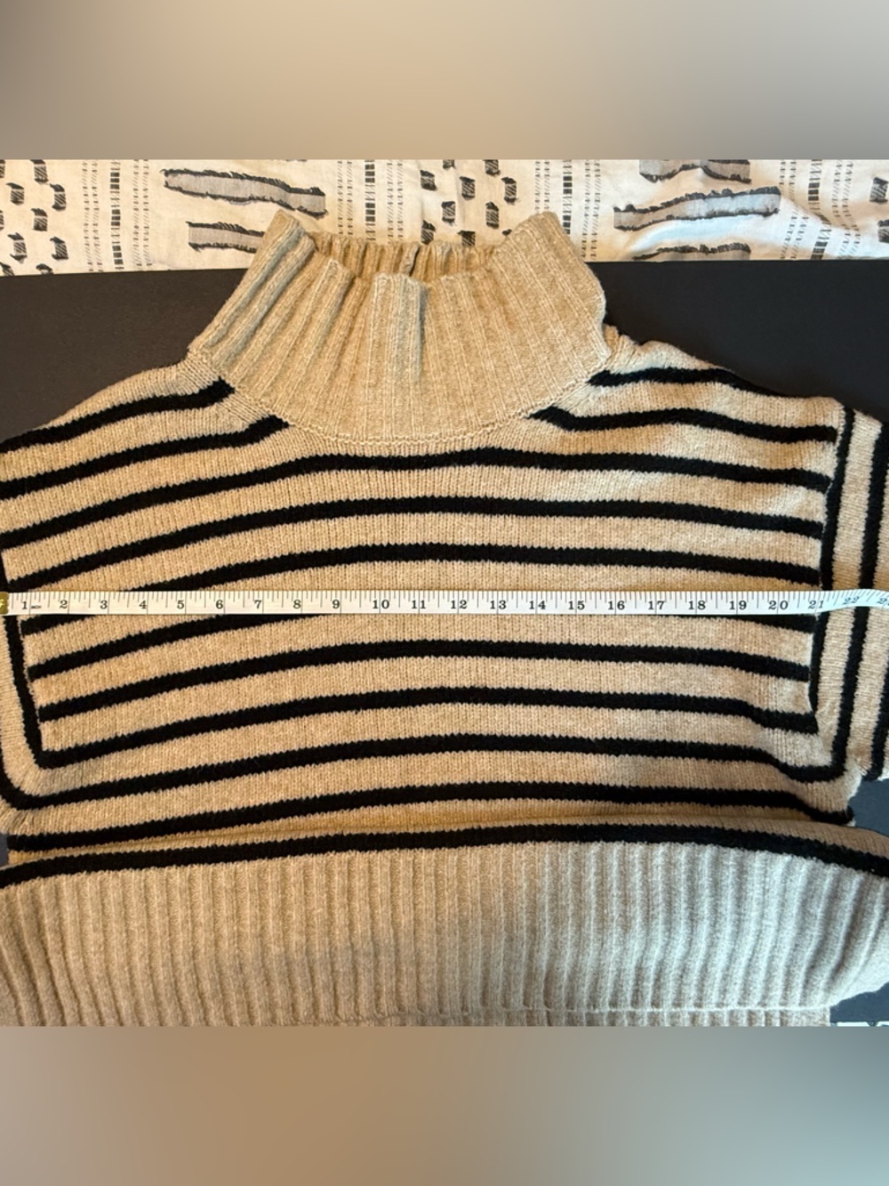Turtleneck Sweater Cream Black Chunky Knit Size Medium - Picture 6 of 6